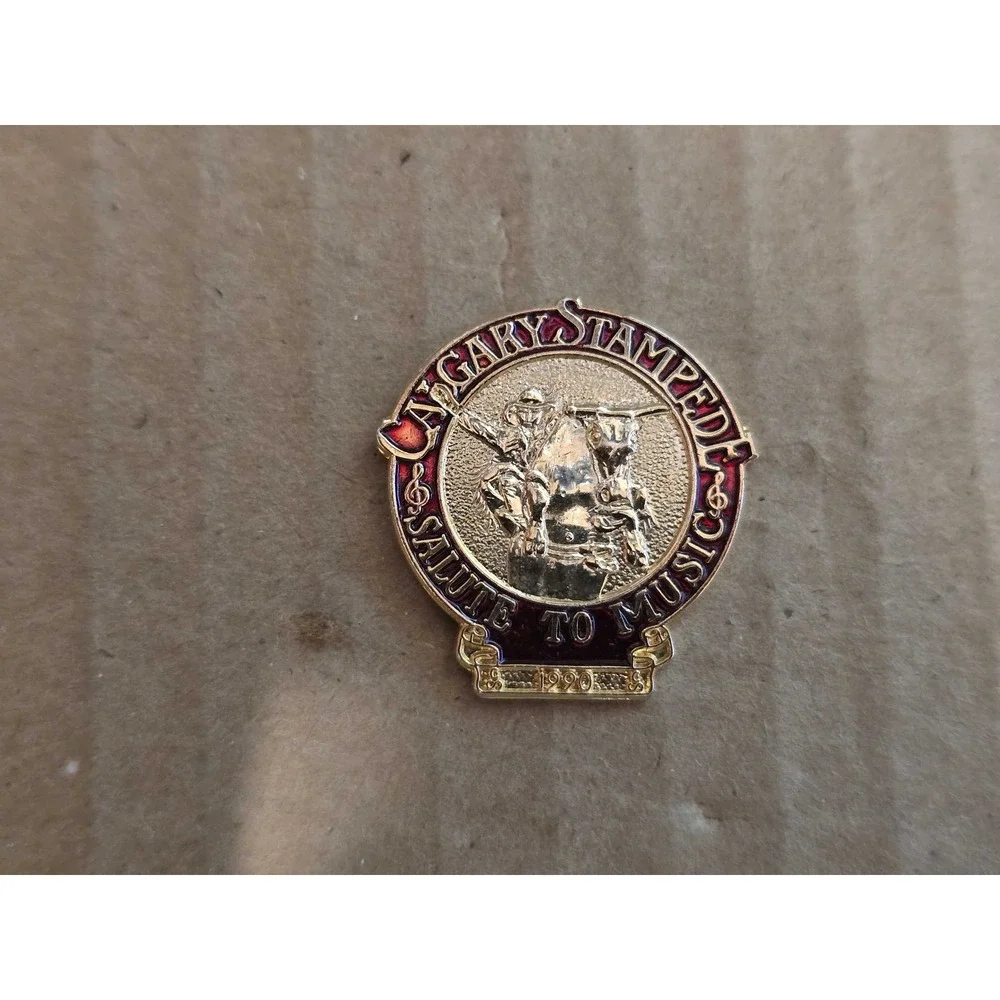 1990 Calgary Stampede Salute To Music Rodeo Alberta Lapel Vest Hat Pin E27